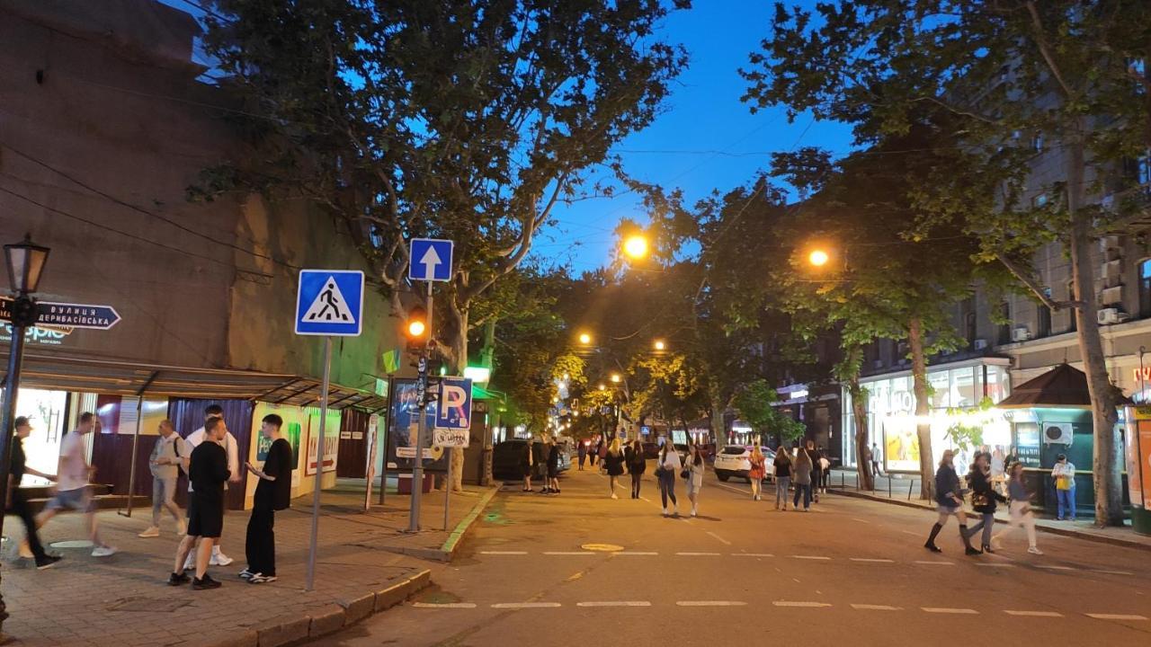 Квартира На Дерибасовcкой Odesa Exterior foto